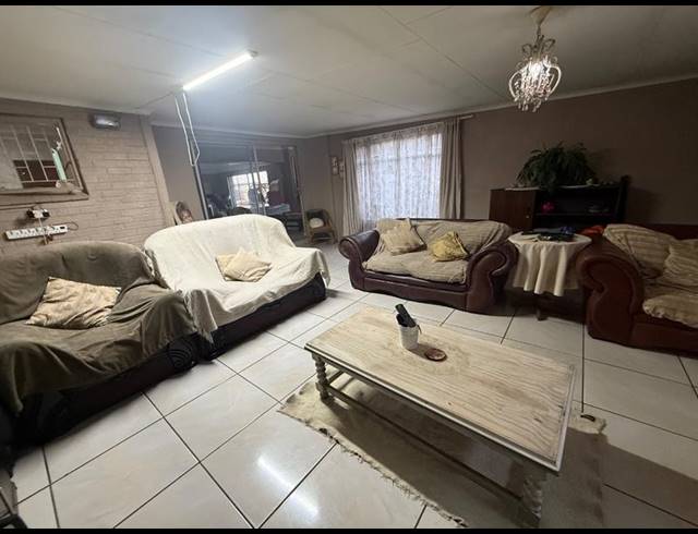 3 BEDROOM HOUSE FOR SALE IN VANDERBIJLPARK CW 5